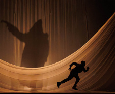 Mais nova obra do Balé Teatro Guaíra, “Orfeu e Eurídice” conquista o público