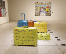 MON promove oficina de escrita criativa inspirada na mostra do artista Alex Flemming