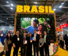 "Única cidade brasileira na lista, Curitiba recebe presencialmente prêmio de destino tendência para 2025"