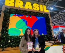 "Única cidade brasileira na lista, Curitiba recebe presencialmente prêmio de destino tendência para 2025"