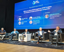 SANEPAR discute universalização do saneamento junto a lideranças internacionais do setor