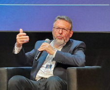 SANEPAR discute universalização do saneamento junto a lideranças internacionais do setor