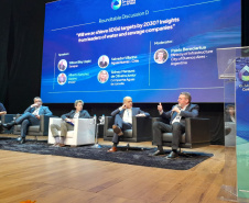 SANEPAR discute universalização do saneamento junto a lideranças internacionais do setor