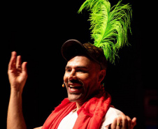  Atazanado: Rodrigo Sant’Anna traz novo show de humor para Curitiba