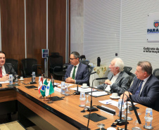 Vice-governador Darci Piana apresenta Caminhos do Peabiru ao embaixador do Peru