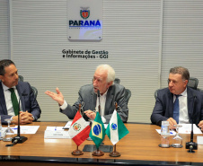 Vice-governador Darci Piana apresenta Caminhos do Peabiru ao embaixador do Peru