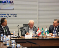 Vice-governador Darci Piana apresenta Caminhos do Peabiru ao embaixador do Peru