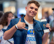 GANHANDO O MUNDO