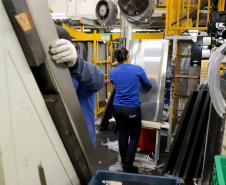 Produção de eletrodomésticos na fábrica da Electrolux em Curitiba: multinacional sueca vai expandir produção com nova planta em São José dos Pinhais.