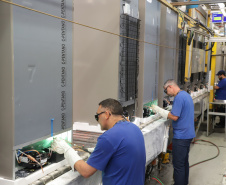 Produção de eletrodomésticos na fábrica da Electrolux em Curitiba: multinacional sueca vai expandir produção com nova planta em São José dos Pinhais.