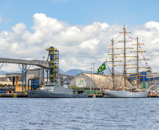 Veleiros da Marinha comemoram Dia do Marinheiro no Paraná