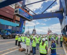 Porto de Paranaguá bate recorde histórico de movimentação de contêineres