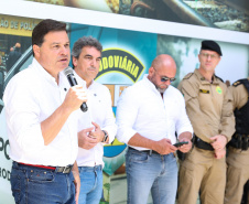Reforço nas estradas: DER/PR entrega 36 viaturas e 5 cães ao Batalhão de Polícia Rodoviária
