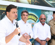 Reforço nas estradas: DER/PR entrega 36 viaturas e 5 cães ao Batalhão de Polícia Rodoviária