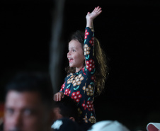 O cantor Loubet   durante a apresentacao do seu show dentro da programacao do Verao Maior Parana, em Pontal do Parana