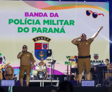 Banda da PMPR estreia no palco principal e anima público em Matinhos Foto: Geraldo Bubniak/AEN
