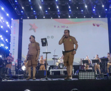 Banda da PMPR estreia no palco principal e anima público em Matinhos Foto: Geraldo Bubniak/AEN