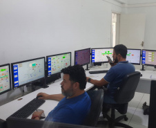 Empregados do saneamento comemoram fim do ano trabalhando