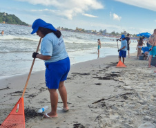 Sanepar recolhe mais de 48 toneladas de lixo no litoral do Estado em apenas 6 dias