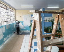 Empresas parceiras já realizam melhorias nos 82 colégios estaduais onde programa foi implantado