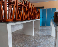 Empresas parceiras já realizam melhorias nos 82 colégios estaduais onde programa foi implantado