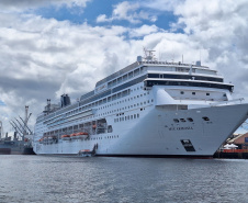 Com mais de 14 mil turistas até o momento, temporada de navios de cruzeiro em Paranaguá traz positividade aos negócios