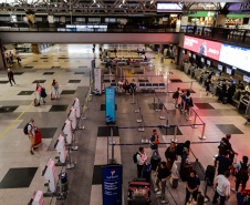 SETU TURISTAS ESTRANGEIROS ECONOMIA PARANAENSE