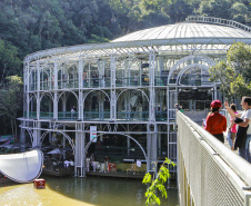 SETU TURISTAS ESTRANGEIROS ECONOMIA PARANAENSE