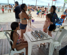 Verão Maior: Brinquedos e jogos temáticos sobre o turismo do Paraná fazem sucesso entre famílias