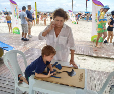 Verão Maior: Brinquedos e jogos temáticos sobre o turismo do Paraná fazem sucesso entre famílias