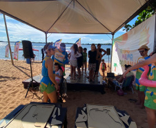 Verão Maior: Brinquedos e jogos temáticos sobre o turismo do Paraná fazem sucesso entre famílias