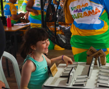 Verão Maior: Brinquedos e jogos temáticos sobre o turismo do Paraná fazem sucesso entre famílias