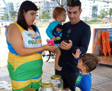 Ações de educação ambiental impactaram mais de 1,6 mil pessoas até o momento durante o Verão Maior Paraná.