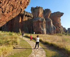 SETU TURISTAS ESTRANGEIROS ECONOMIA PARANAENSE