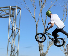 ESPORTE BMX E WHEELING