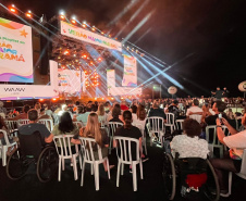 Área destinada à PcDs garante diversão e acessibilidade em shows do Verão Maior Paraná