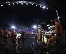 Banda da PMPR estreia no palco principal do Verão Maior e levanta o público em Matinhos