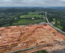Empresa investe R$ 70 milhões em fábrica de pisos laminados na RMC