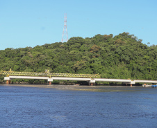 Moradores e comerciantes comemoram progresso das obras da Ponte de Guaratuba