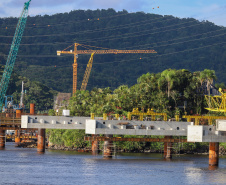 Moradores e comerciantes comemoram progresso das obras da Ponte de Guaratuba
