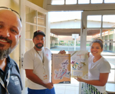 Em ação voluntária, copelianos que atuam na regional Centro Sul, orientaram centenas de pessoas, entre crianças, jovens e adultos, sobre cuidados com a rede elétrica, com palestras e visitas de campo, nas cidades de Rio Azul (foto) e Arapoti