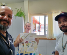 Em ação voluntária, copelianos que atuam na regional Centro Sul, orientaram centenas de pessoas, entre crianças, jovens e adultos, sobre cuidados com a rede elétrica, com palestras e visitas de campo, nas cidades de Rio Azul (foto) e Arapoti