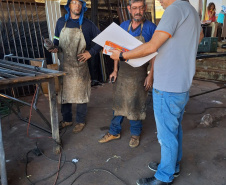 Em ação voluntária, copelianos que atuam na regional Centro Sul, orientaram centenas de pessoas, entre crianças, jovens e adultos, sobre cuidados com a rede elétrica, com palestras e visitas de campo, nas cidades de Rio Azul (foto) e Arapoti