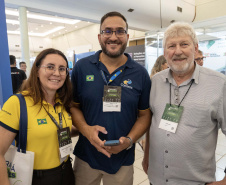 Feira de Serviços do Paraná Mais Cidades orienta gestores para acesso a programas do Estado