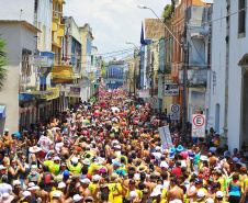 Carnaval, cultura e campeonatos: março começa com feriadão e movimenta o turismo nas regiões paranaenses