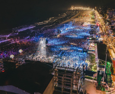 Novo recorde: Sorriso Maroto leva 107 mil pessoas para show em Matinhos