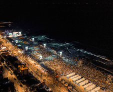 Matinhos, 22 de fevereiro de 2025 - Show da banda Titãs no paldo do Verão Maior Paraná em Caiobá.