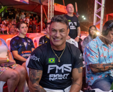 Evento nacional de boxe e MMA à beira-mar reúne milhares de espectadores