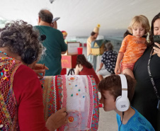 Festival de Bonecos encanta público na abertura e segue com programação variada