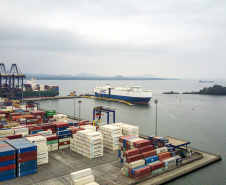 Porto de Paranaguá amplia capacidade de movimentação de contêineres com novo calado
